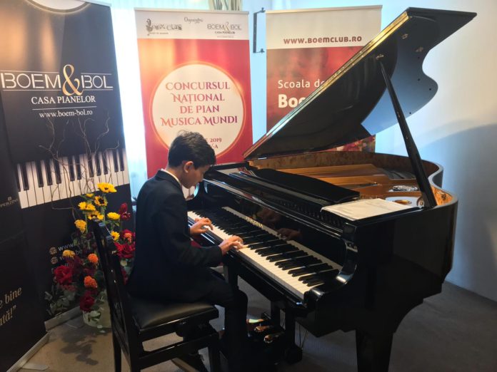 Concurent Concursul National de pian Musica Mundi Casa Pianelor Boem & Bol