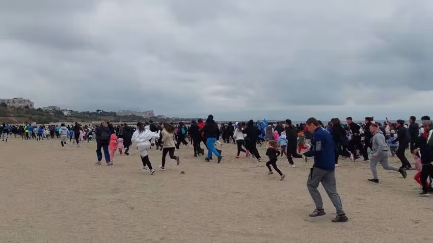 CONSTANȚA: 50 de kg de deșeuri adunate de pe plajă, în cadrul Crosului Mării Negre, eveniment organizat de ONG Mare Nostrum